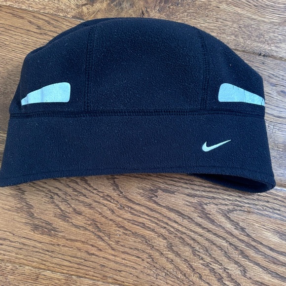 Black Nike Men's Skullcap Fleece Hat - Picture 2 of 4